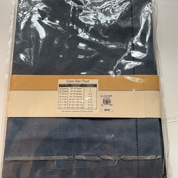 Williams-Sonoma Linen 70 x 70” Linen/Cotton Hemstitch tablecloth- Brand new! - Picture 3 of 4